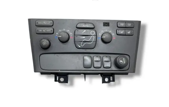 Volvo V70 Climate control unit 7923