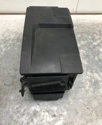 Opel Insignia A Battery box tray 13334616
