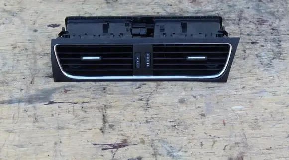 Audi A4 S4 B8 8K Dash center air vent grill 8T2820951B