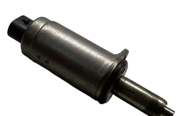 Audi A6 C7 Camshaft vanos timing valve 06E103697G