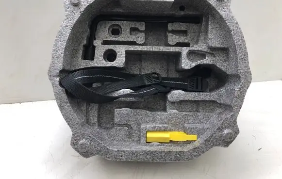 Citroen C5 Tool box 9681838180