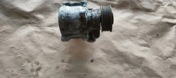 Ford Mondeo MK I Power steering pump 93BB-3A674-CB