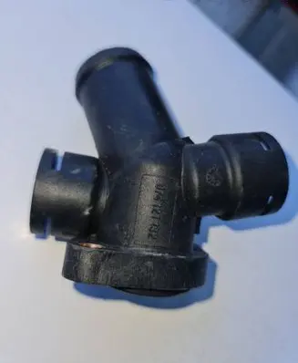 Volkswagen Transporter - Caravelle T4 Engine coolant pipe/hose 074121132