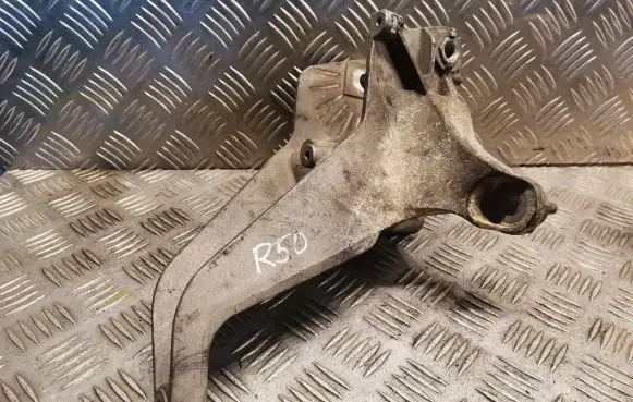 Mini One - Cooper R50 - 53 Gearbox mounting bracket 6756221