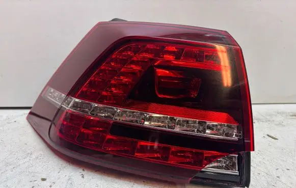 Volkswagen Golf VII Rear/tail lights 5G0945207 81230101