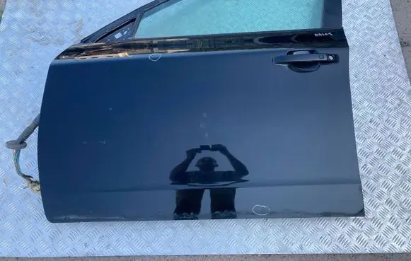 Subaru Impreza III Front door