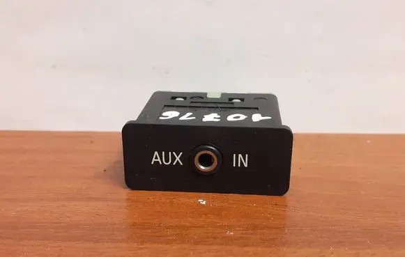 BMW X5 E70 AUX in-socket connector 10716 6986791