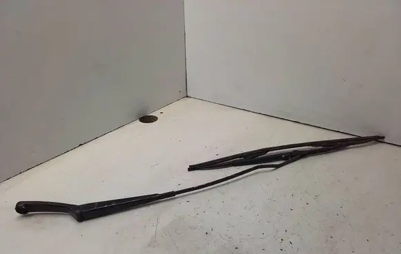 Volkswagen Transporter - Caravelle T4 Front wiper blade arm 701955410