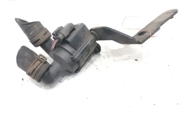 Skoda Superb B6 (3T) Oil filter mounting bracket 