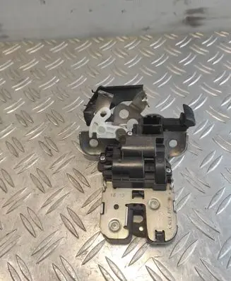 Loading door lock