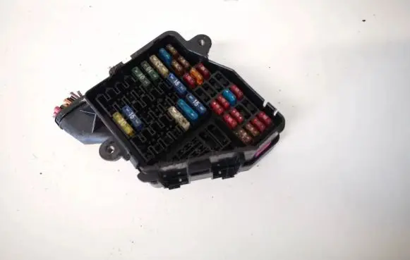 Volkswagen PASSAT B5 Fuse box set