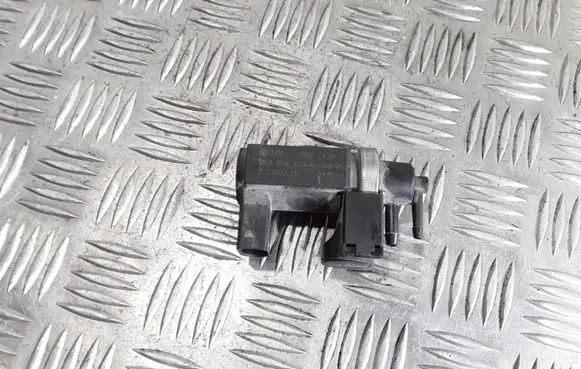 Audi A8 S8 D3 4E Valve vacuum 059906608A