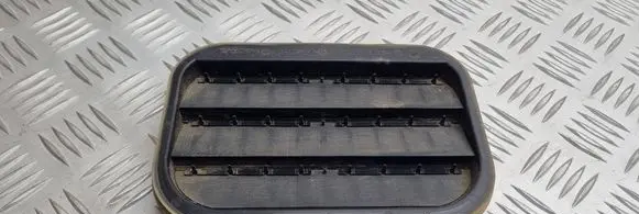 Volvo V70 Quarter panel pressure vent 31250723