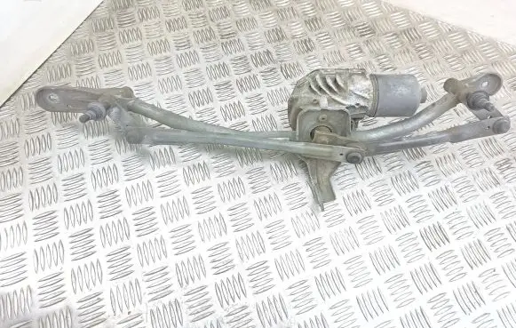 Front wiper linkage