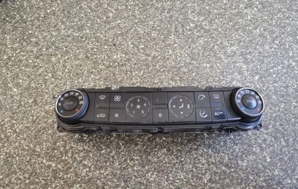 Mercedes-Benz E W211 Climate control unit 2118300385