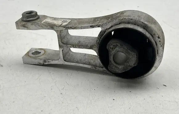 Chrysler Pacifica Gearbox mount D064017223