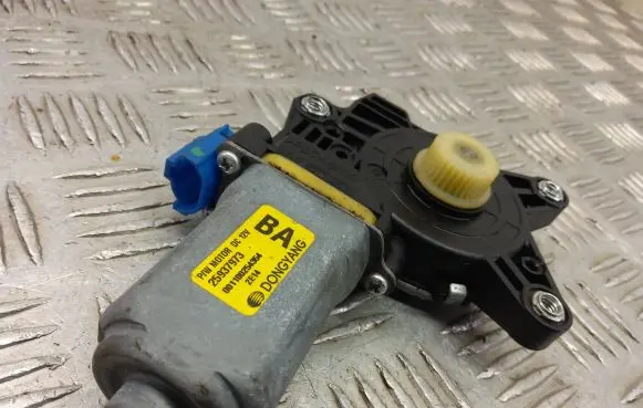 Chevrolet Captiva Front door window regulator motor 25937973
