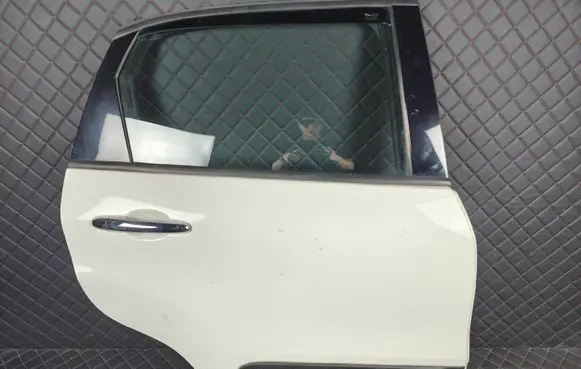 Fiat 500L Rear door
