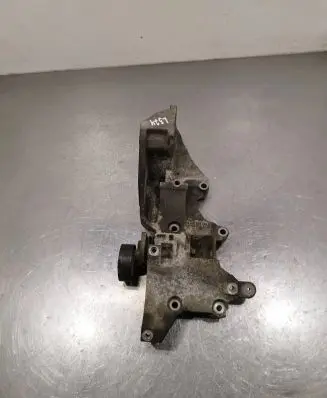 Skoda Octavia Mk2 (1Z) Generator/alternator bracket 03L903143D 03L903143Q
