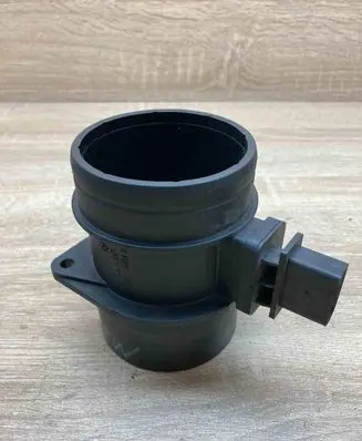 Volkswagen Tiguan Mass air flow meter 03G906461C 0281002735