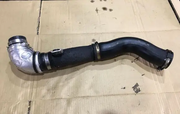 Hyundai Santa Fe Intercooler hose/pipe