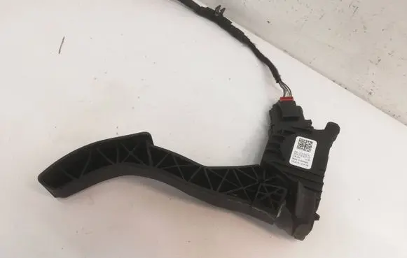 Volkswagen PASSAT B8 Accelerator throttle pedal 5Q1723503H 6PV01062111