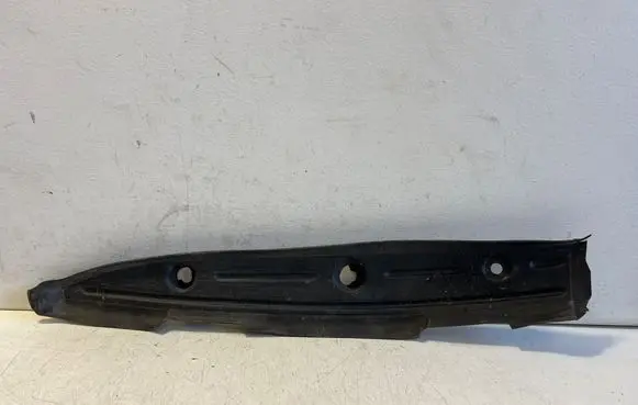 Audi TT TTS RS Mk3 8S Fender end trim 8S0821112