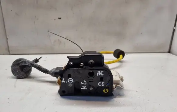 Audi A6 S6 C6 4F Rear door lock 4F0839015