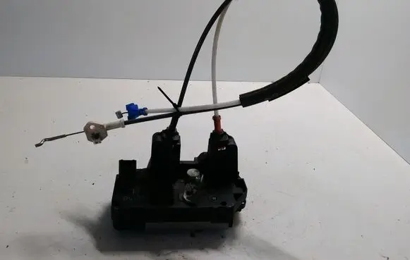 Opel Zafira A Rear door lock 24414135