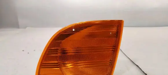 Mercedes-Benz Vito Viano W638 Front indicator light 6388200021 67629811 1168M01W42