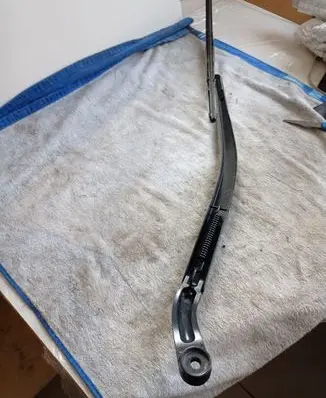 Chrysler Pacifica Front wiper blade arm 2586
