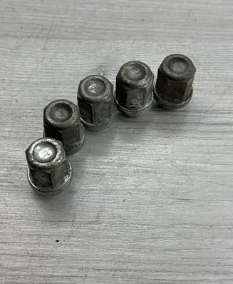 Mitsubishi Grandis Nuts/bolts 