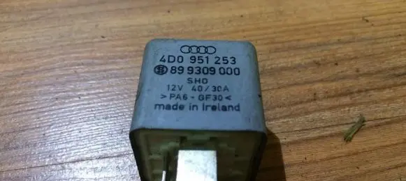 Volkswagen PASSAT B5 Other relay 4d0951253 899309000