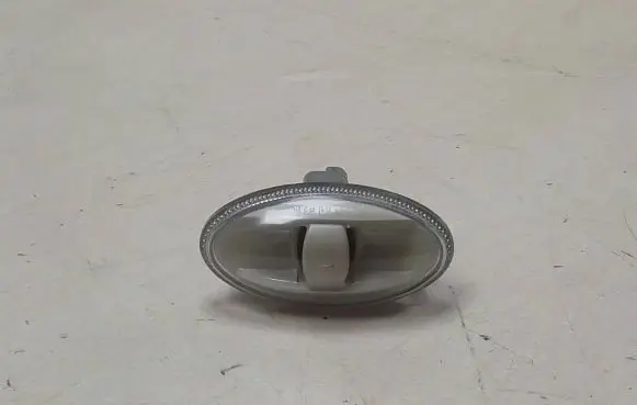 Peugeot 407 Front fender indicator light 0104706