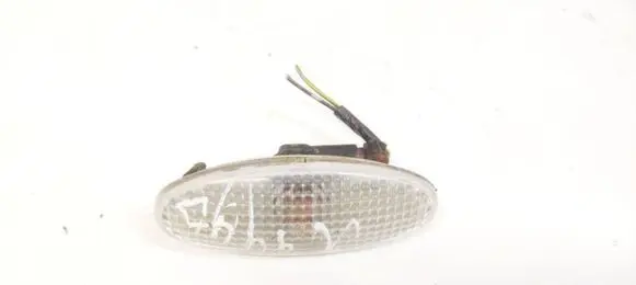Nissan Almera Tino Front fender indicator light 236761 E1011043