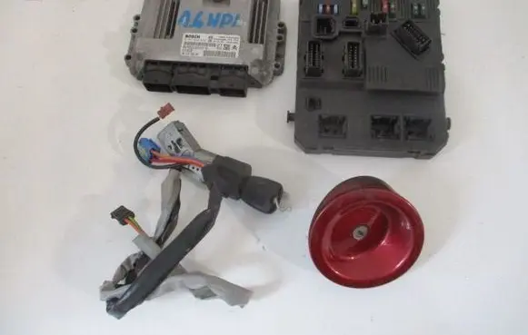 Citroen Berlingo Engine ECU kit and lock set 0281012619