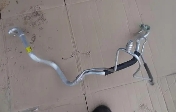 Opel Mokka Air conditioning (A/C) pipe/hose 95422880