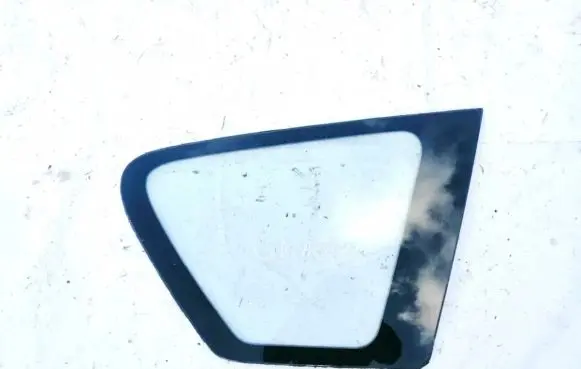 Toyota Avensis Verso Rear side window