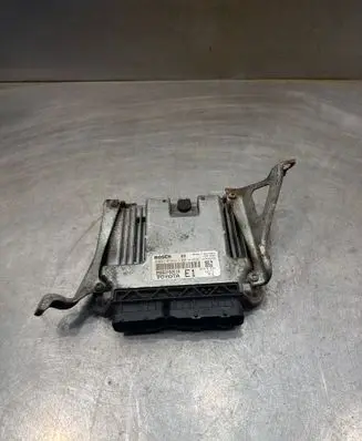 Toyota Auris 150 Engine control unit/module 0281013413 1039S28734 8966102E10