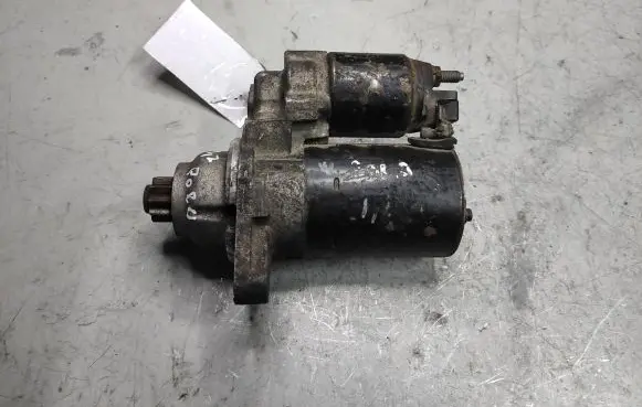 Volkswagen Polo Starter motor 0001120400