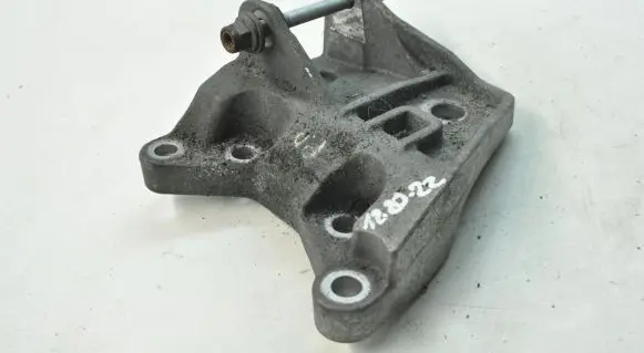 Land Rover Discovery Sport Engine mounting bracket GJ326P096AE