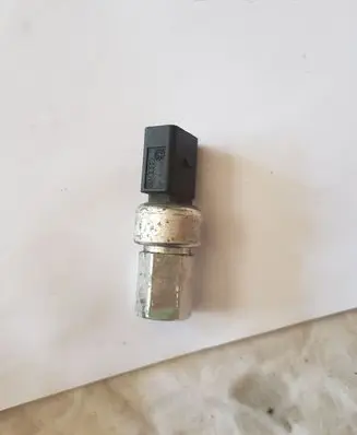 Volkswagen Polo IV 9N3 Air conditioning (A/C) pressure sensor 1K0959126A