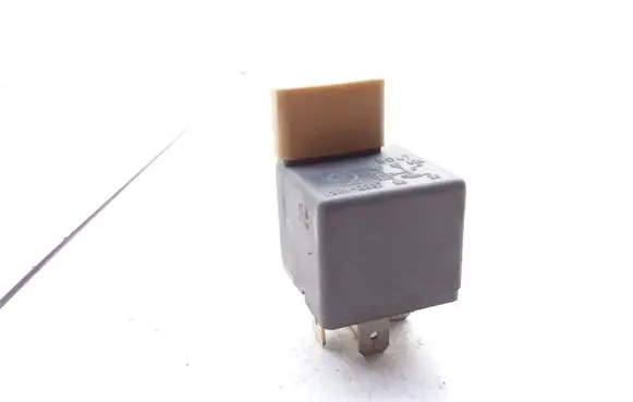 Renault Espace II Hazard warning light relay 12V2337 B047
