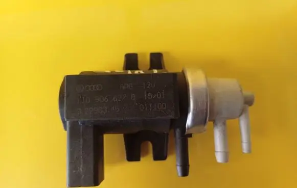 Audi A4 S4 B6 8E 8H Turbo solenoid valve 1J0906627B