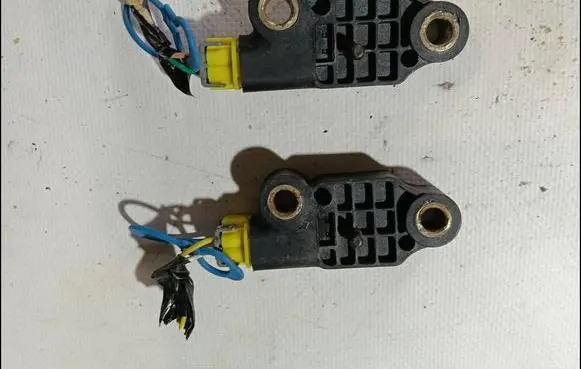 Cadillac DeVille Airbag deployment crash/impact sensor AH9254K1D1ND AH9254X1B6JY 16239254