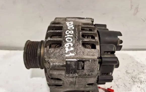 Dacia Dokker Generator/alternator 8200810621