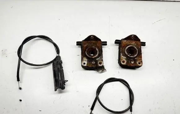 BMW 5 E39 Engine bonnet/hood lock/catch 51238203859 8203859 51238190754