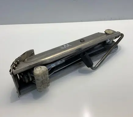 Mercedes-Benz E W211 Lift Jack 