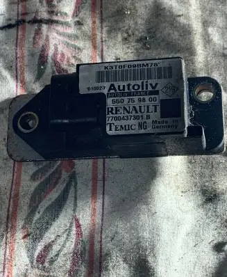 Renault Scenic I Airbag deployment crash/impact sensor 7700437301B 550759800