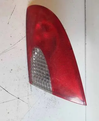 Toyota Avensis T220 Tailgate rear/tail lights 23300202
